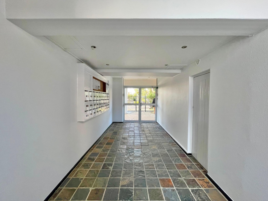 1 Bedroom Property for Sale in Rondebosch Western Cape